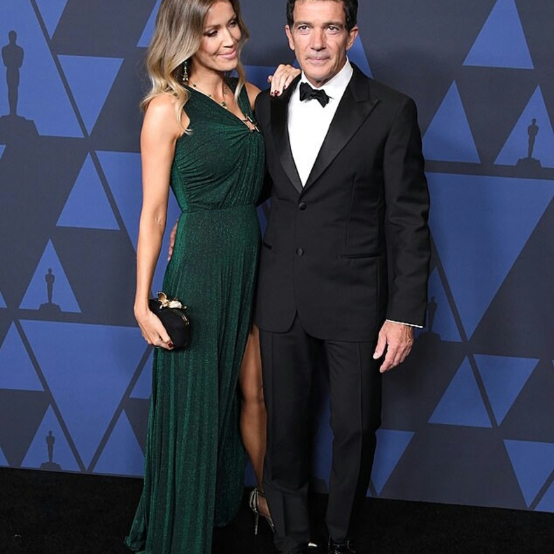 أنطونيو بانديراس و حبيبته 