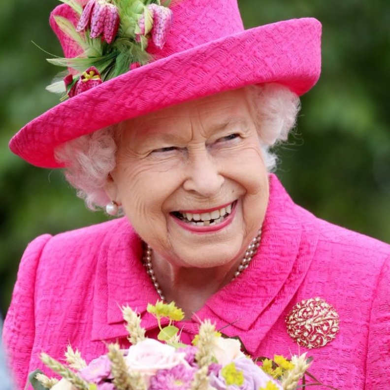 ملكة بريطانيا اعتادت على وضع مكياجها بنفسها