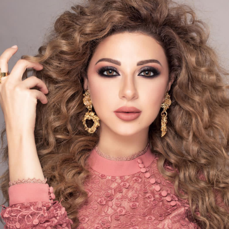  تسريحة شعر الويفي الرفيع مستوحاه من ميريام فارس