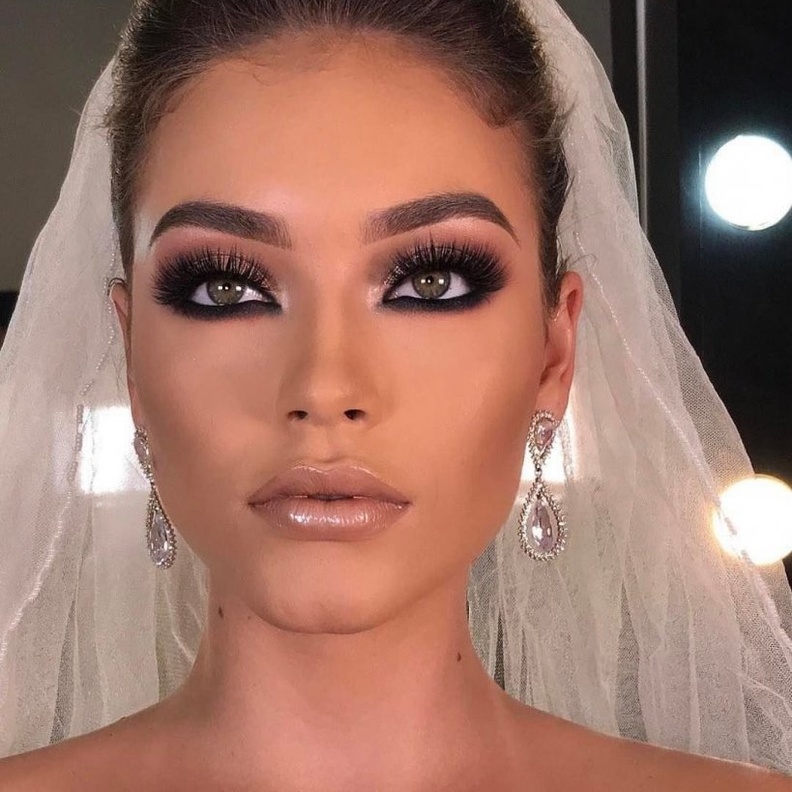 طريقة وضع الايلاينر كالمحترفين