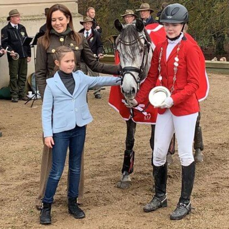 الأميرة ماري وأطفالها يحضرون رحلة الصيد الملكية السنوية