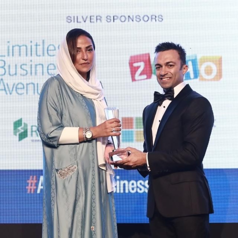  الأميرة لمياء بنت ماجد آل سعود تحصد جائزة الإنجازات البارزة من أريبيان بزنس