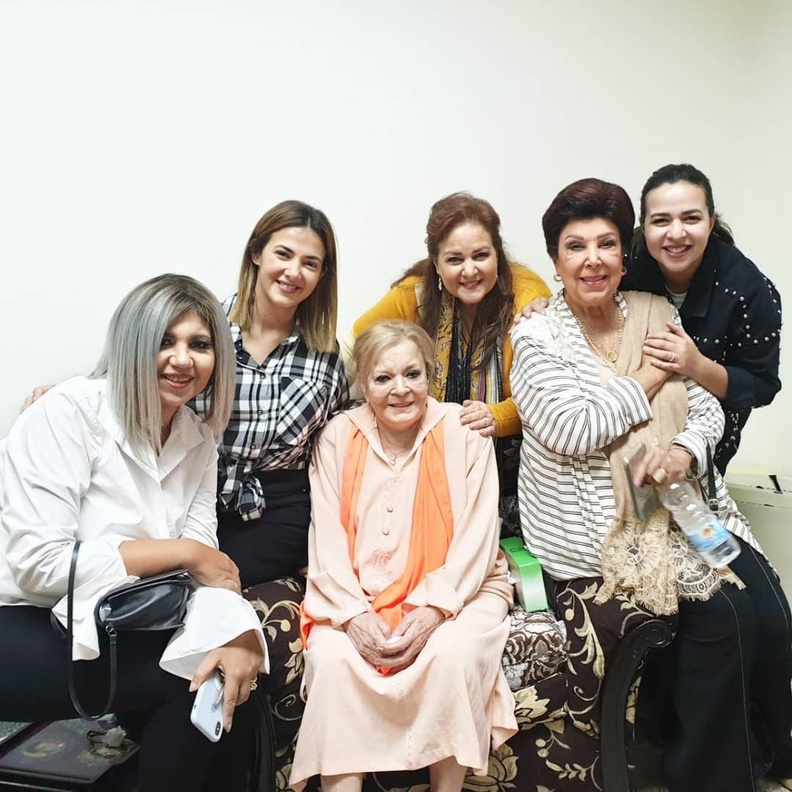 نجمات الفن مع نادية لطفي