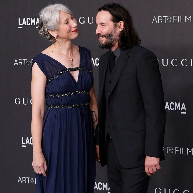 كيانو ريفز و حبه الجديد 