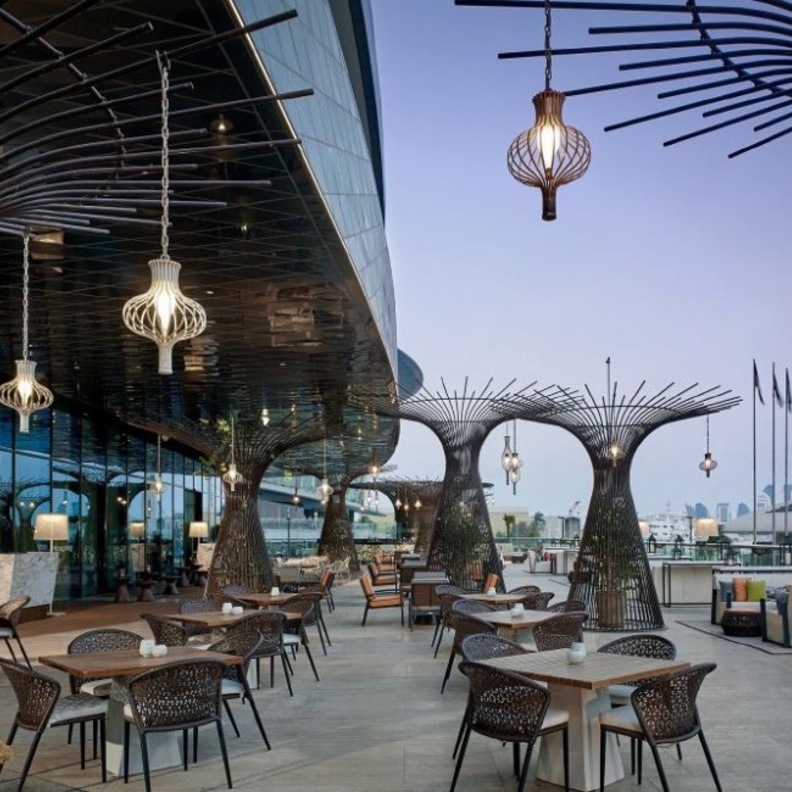 فندق جراند حياة أبوظبي يفتتح  تراس "بيرل لاونج" البانورامي الفاخر