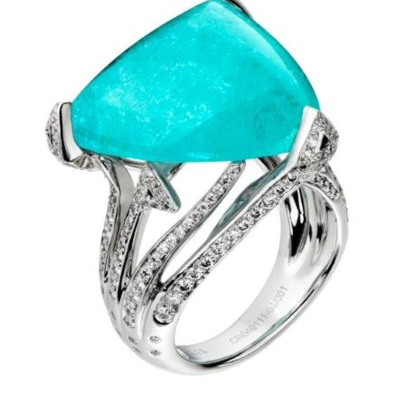 عقد من مجوهرات THE HEARTBEAT