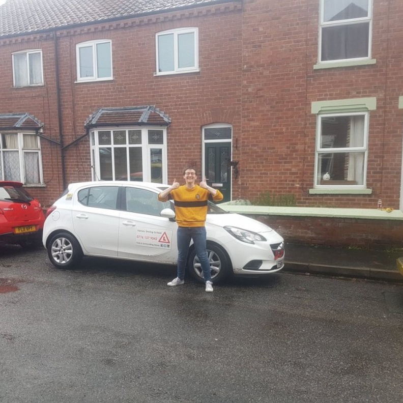 طريقة ركن السيارة بين سيارتين للمبتدئين