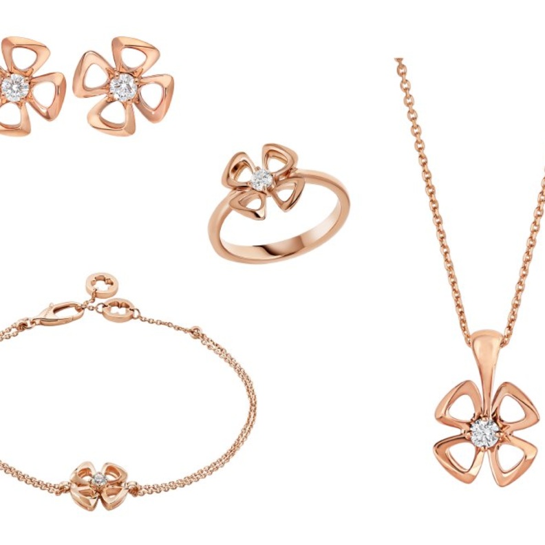  طقم مجوهرات من أكيليس Akillis