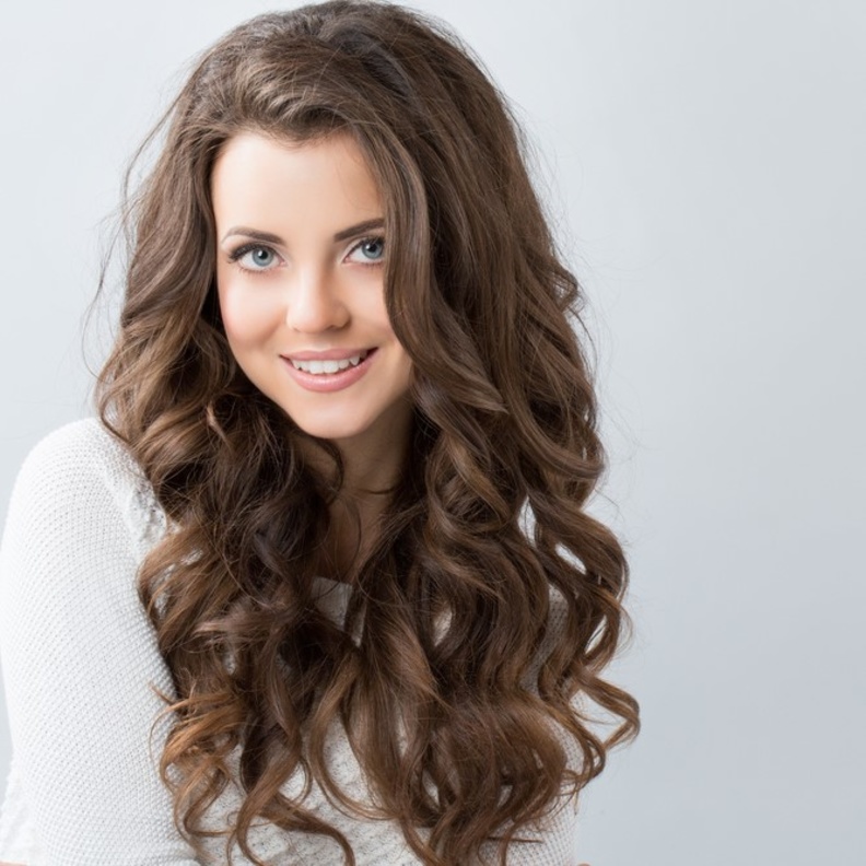 إحظي بكمية من الفيتامينات لتجنب الشعر الأبيض المبكر