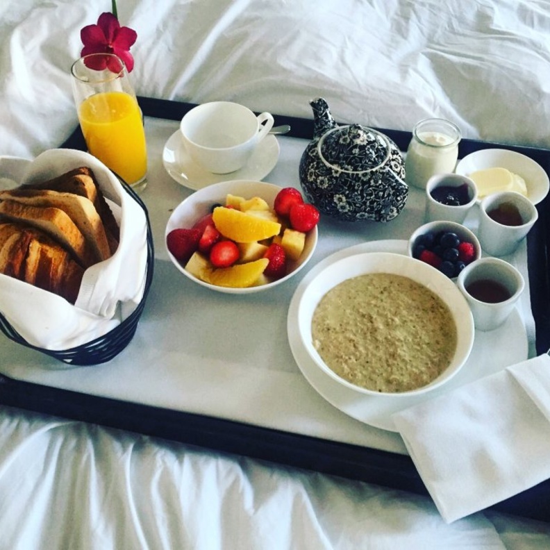 السرير ليس مكانا لتناول الطعام