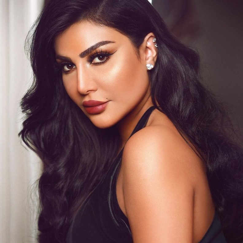  أمل العوضي وريم عبدالله هل تحولتا لنسخة واحدة