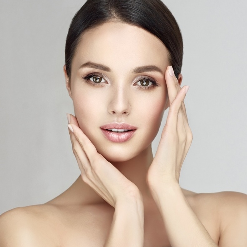 اطلعي على كيفية تقشير الوجه بالشوفان والزبادي