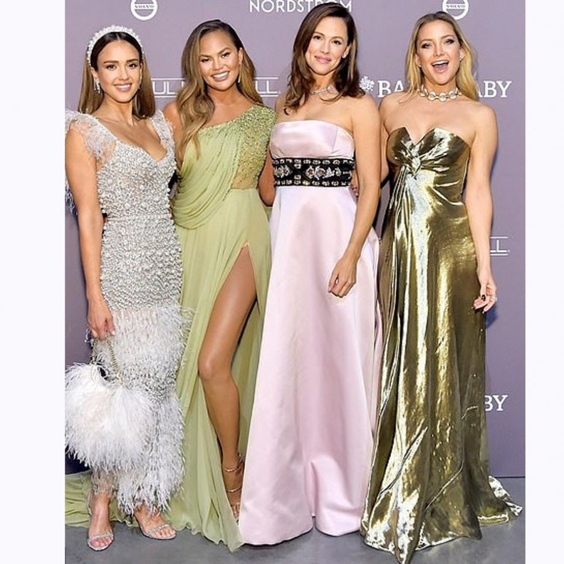 أجمل إطلالات حفل Baby2Baby الذي جرى في لوس انجلوس كاليفورنيا