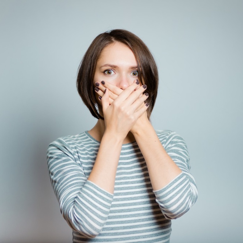 اسرع علاج لرائحة الفم الكريهة عند الاستيقاظ من النوم