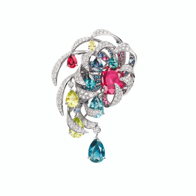 اسوارة من شانيل Chanel