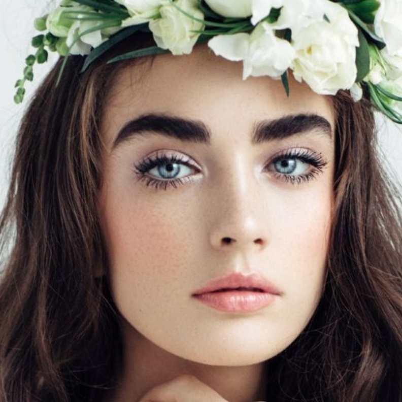 اختاري ألوان ظلال عيون فاتحة لبرز جمال عينيك