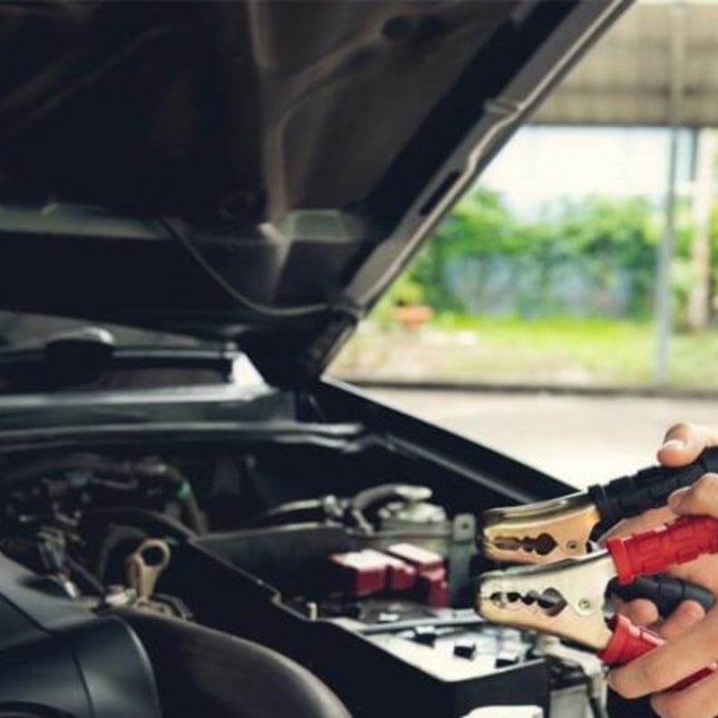 كيفية تشغيل السيارة عند نفاذ البطارية