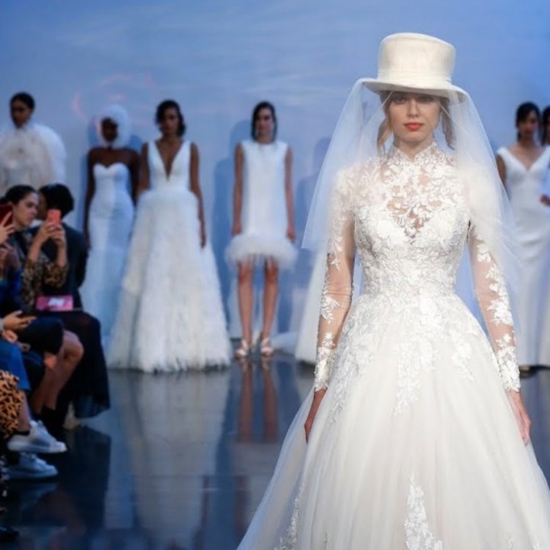 فستان من justin alexander