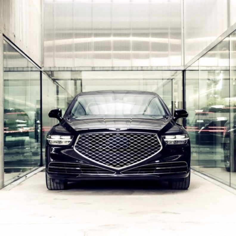 جينيسيس G90 سيارة تطوي معها المسافات بمتعة دون عناء