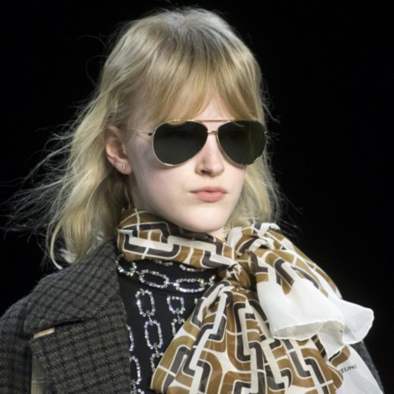 اكسسوارات الوشاح اجدد صيحات موضة شتاء 2020 من Zimmermann