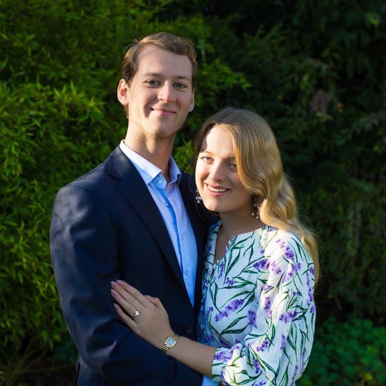 الإعلان رسميا عن خطبة حفيدة الأميرة ألكسندرا