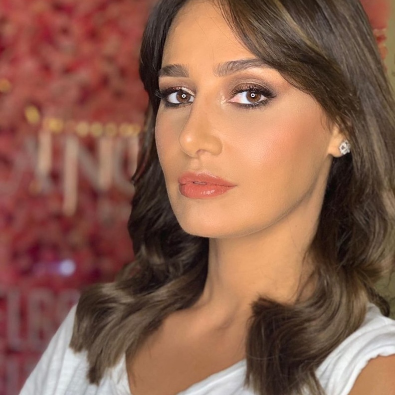 حلا شيحة تميل الى المكياج الناعم