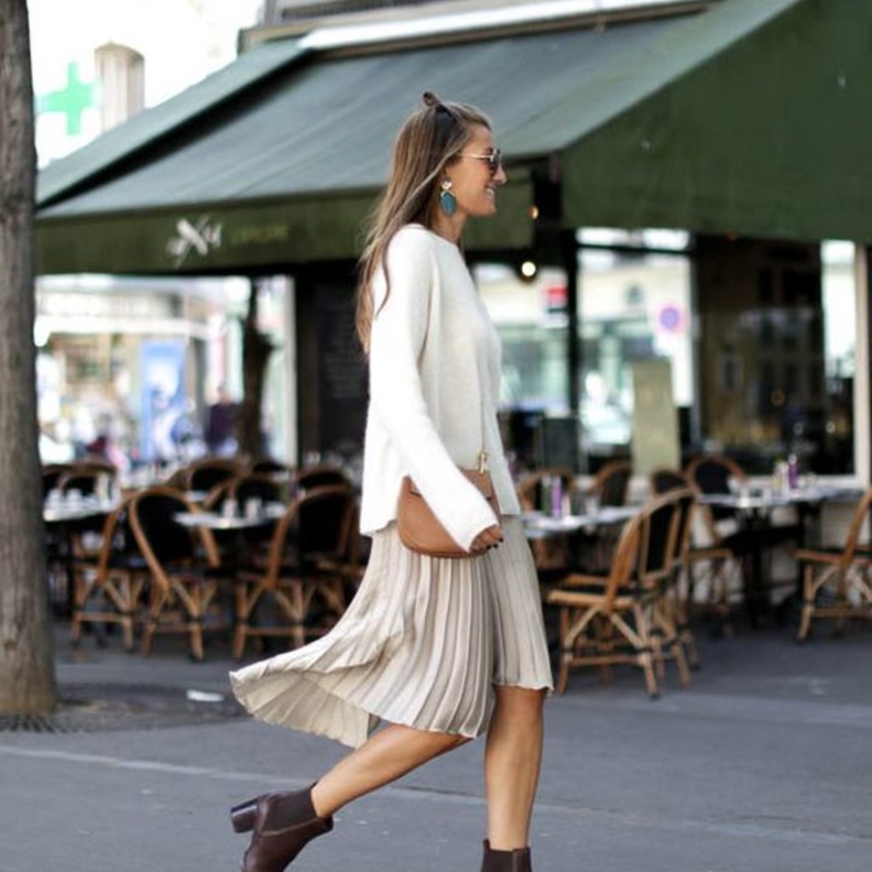 اختارب البوت القصير الأبيض لاطلالات عصرية