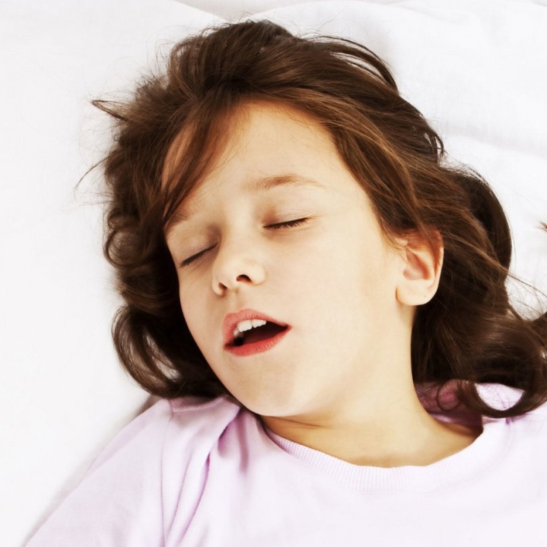 شخير الأطفال يؤثر على مستواهم الدراسي 