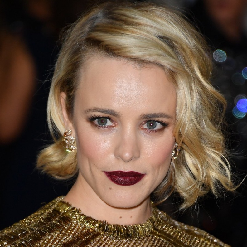 ألوان أحمر الشفاه الجريئة بأسلوب ريتشل