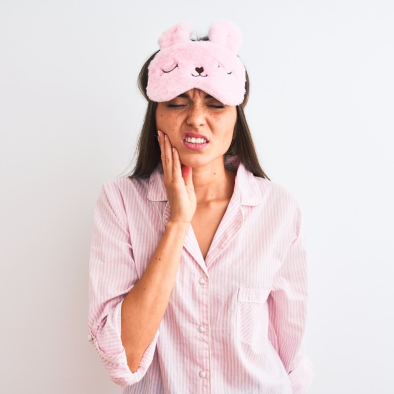 اسباب الم الاسنان في الليل وطرق علاجها