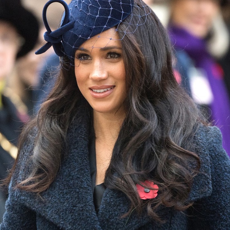اكسسوارات شعر القبعات الجانبية مستوحاه من الدوقة ميغان ماركل