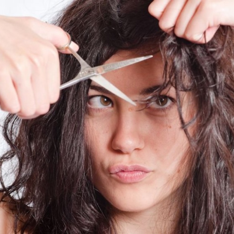 اضرار قص الشعر