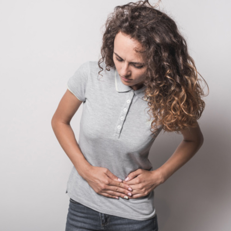  ألم المعدة الحاد من أعراض التهاب المعدة الضموري