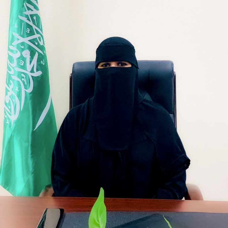 الدكتورة ذهب الشمري أول عميدة في جامعة حائل