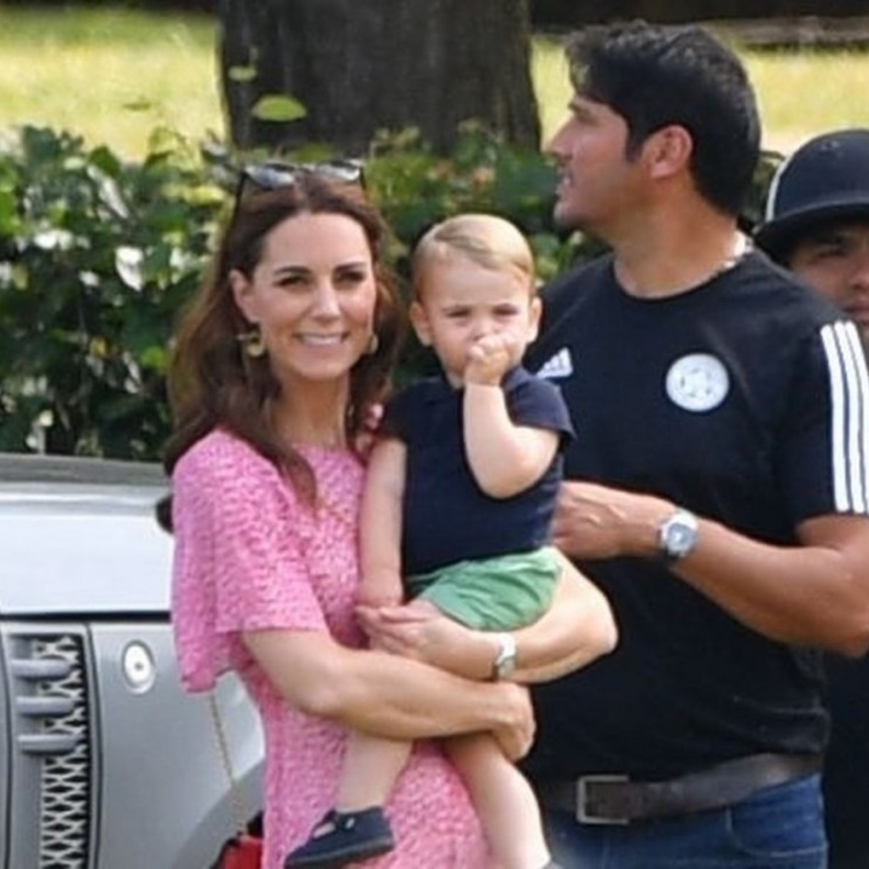 دوقة كمبريدج تصطحب الأمير لويس لعرض موسيقي بالدمى