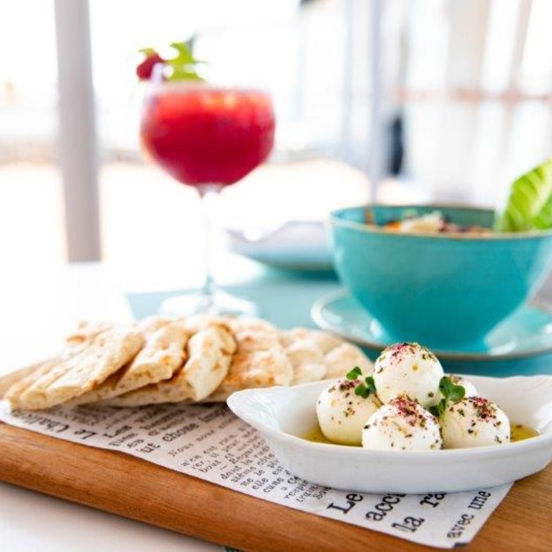 سفينة "الملكة إليزابيث 2" تطلق مطعم The Pavilion تجربة تناول طعام مميزة في الهواء الطلق