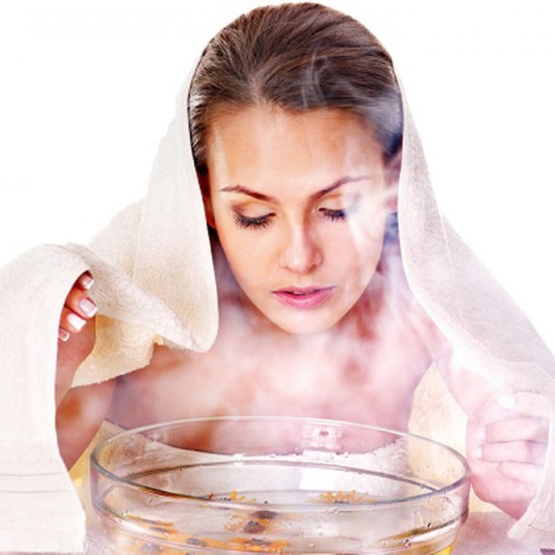 ابدئي بإزالة مكياج العيون أولاً ثم بقية الوجه بكل رقي