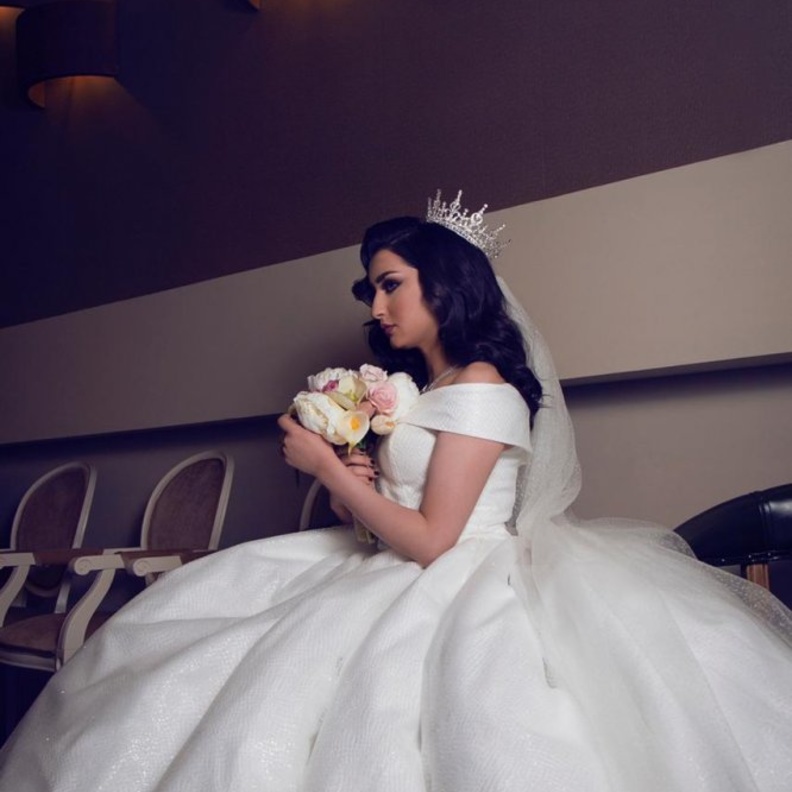 تصوير فستان زفاف من المصورة السعودية مرام سامي