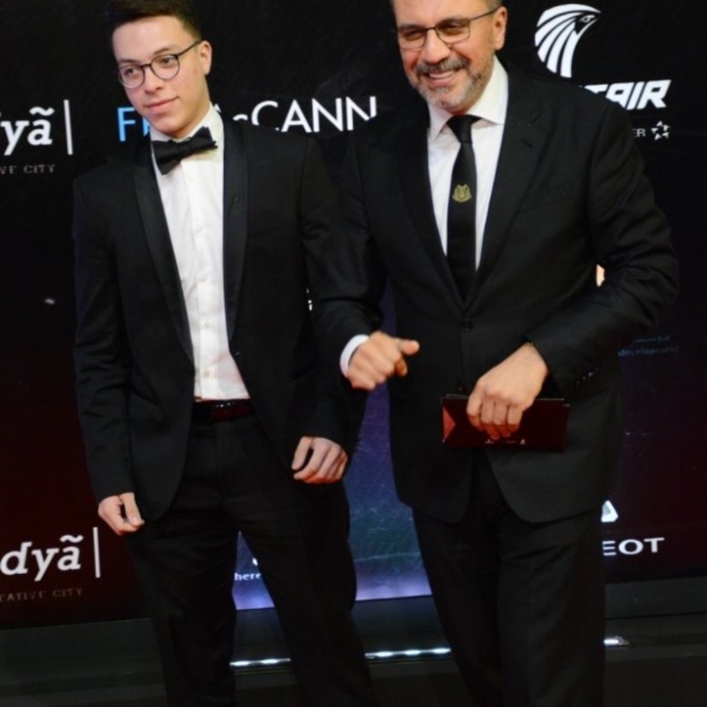 عمرو الليثي مع ابنه