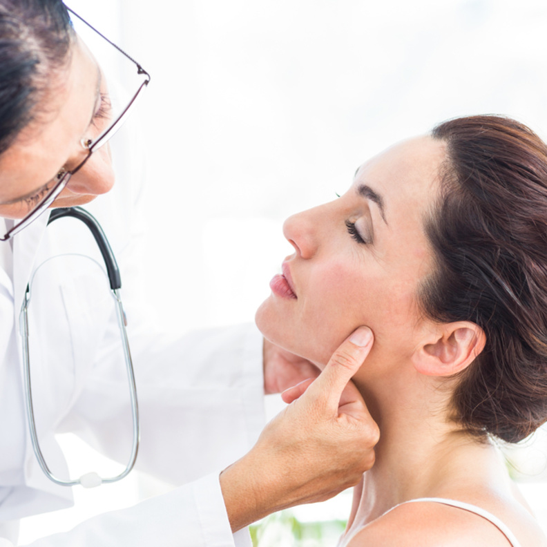 تعرفي على المخاطر المحتملة لعلاج بروز الفك السفلي بالجراحة