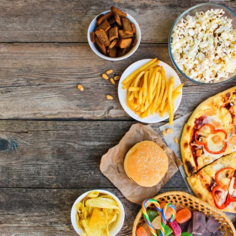 ماهي الاكلات التي تنشط الخلايا السرطانيه في الجسم