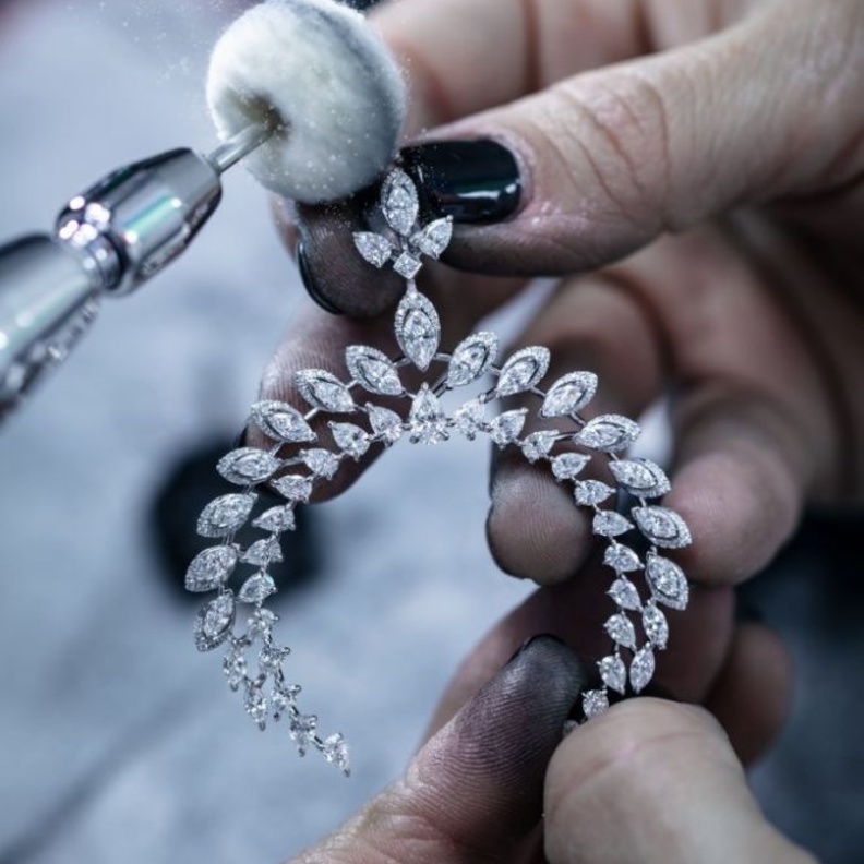 ما وراء الكواليس لمجموعة Wild Moon من Messika Paris