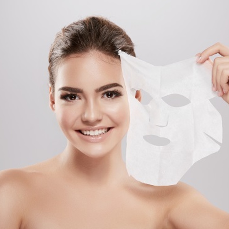 اهتمي ببشرتك من خلال تطبيق الماسكات المغذية