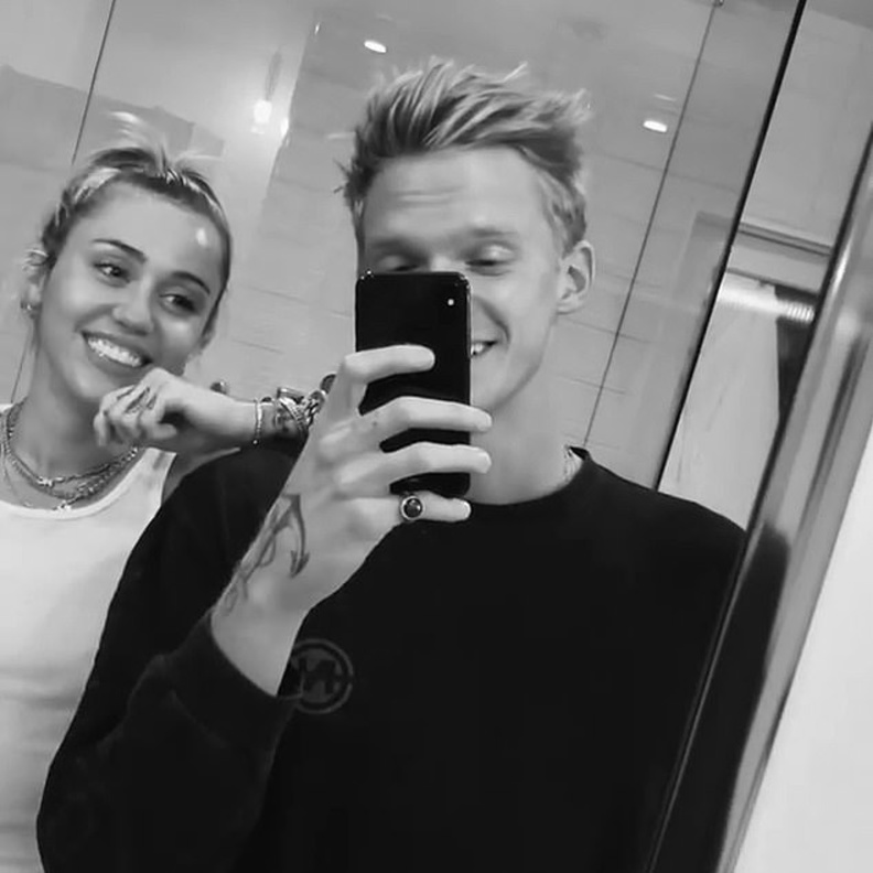 مايلي سايرس و كودي سيمبسون 