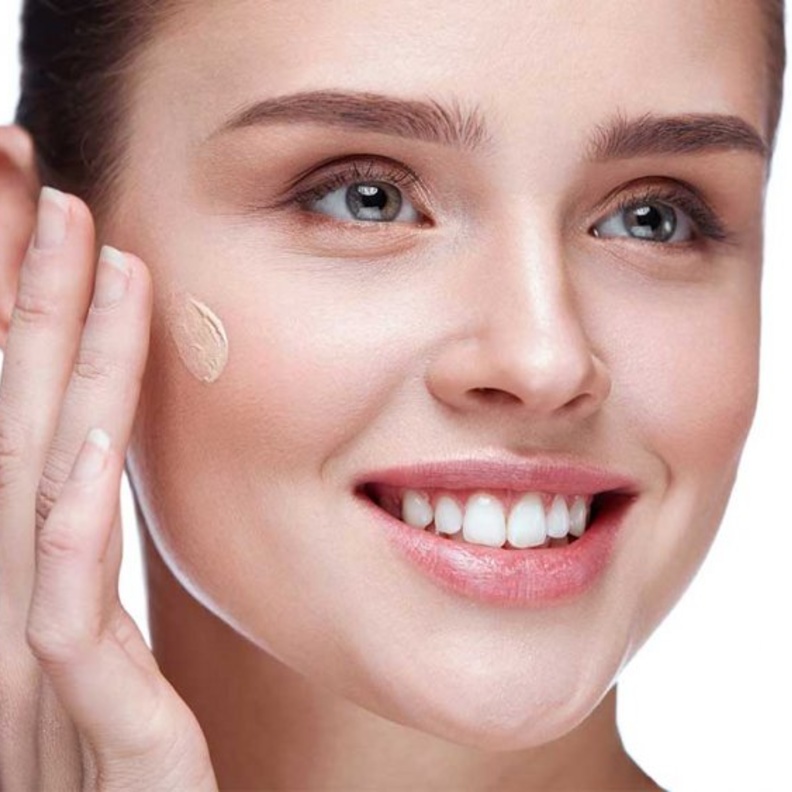 تعرفي على الفرق بين البرايمر والكونسيلر للعين