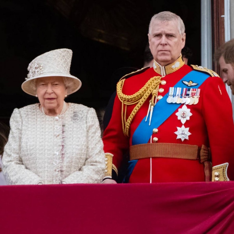 الأمير أندرو أقرب أبناء الملكة إليها