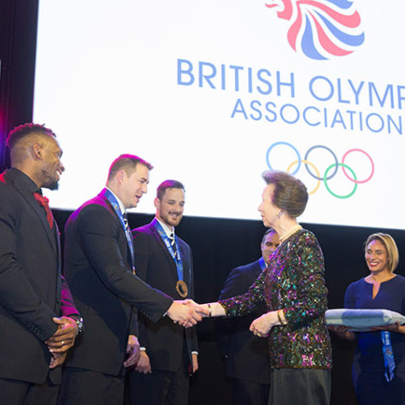 الأميرة آن ضيف شرف في حفل خيري للجنة الأوليمبية