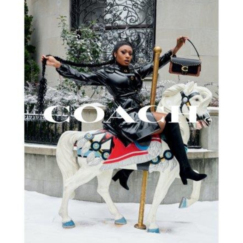 حملة Coach لمناسبات نهاية العام.. دعماً لمفاهيم الإدماج والتفاؤل والأصالة