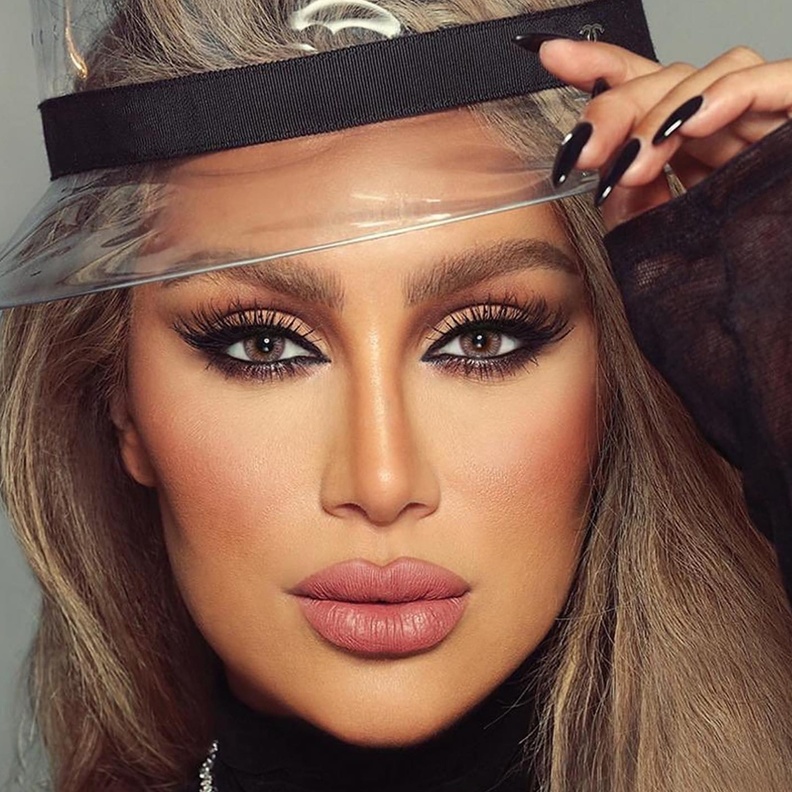 رسمات آيلاينر للعيون الواسعة 