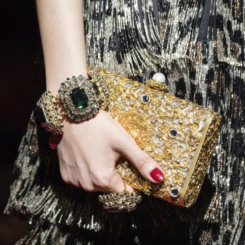 Alexander McQueen كلاتش سهرة أسود